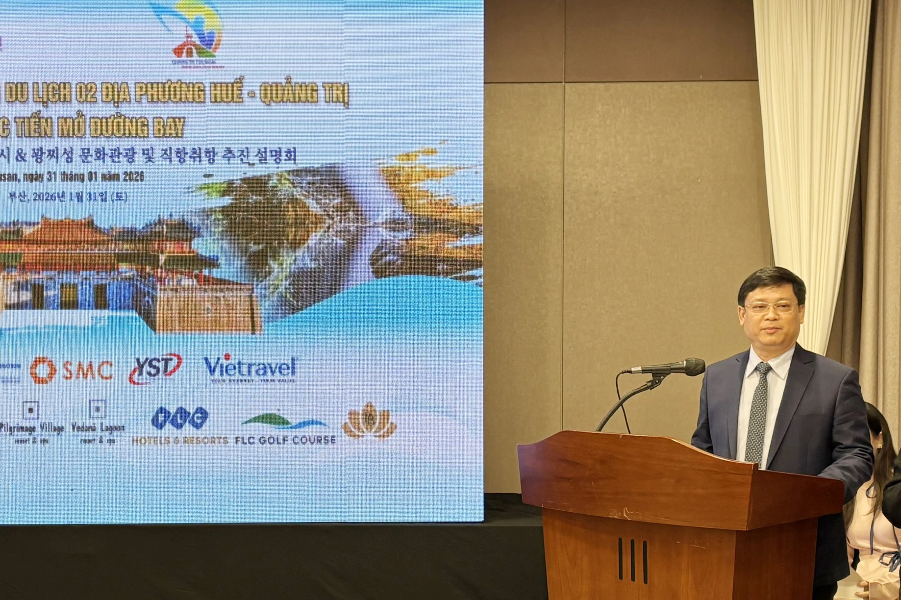 Phó Chủ tịch Thường trực UBND TP. Huế Nguyễn Thanh Bình phát biểu tại chương trình - Ảnh: T.A