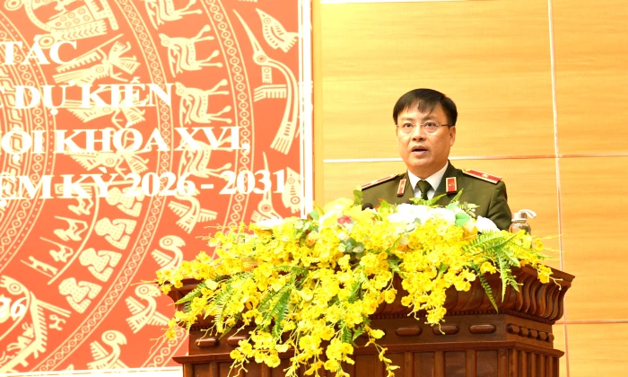 Lấy ý kiến đối với người được giới thiệu ứng cử đại biểu Quốc hội và đại biểu HĐND tỉnh