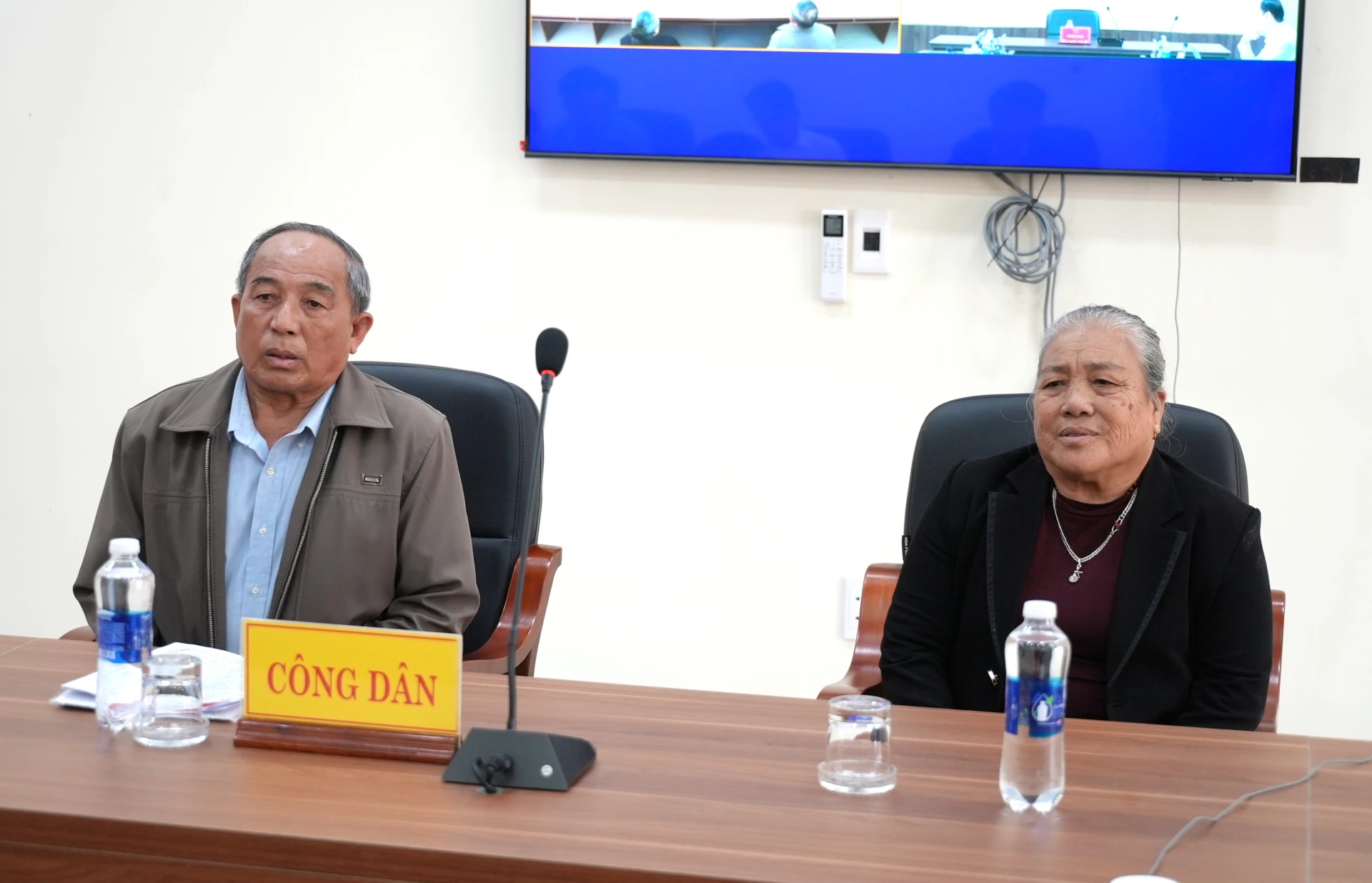 Công dân tham gia phiên tiếp dân của đồng chí Bí thư Tỉnh ủy Nguyễn Văn Phương - Ảnh: Trung Đức