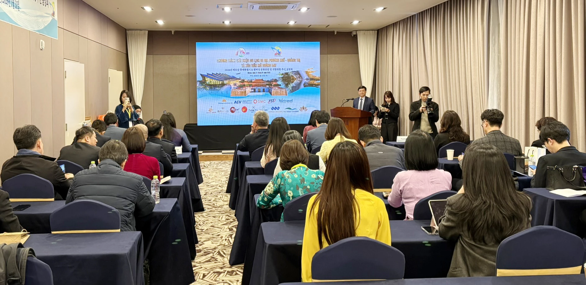 Quang cảnh chương trình làm việc - Ảnh: T.A