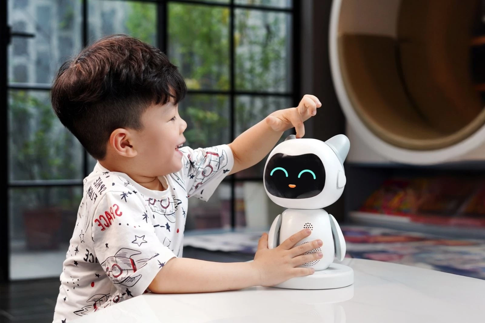 Pika là robot AI đầu tiên tại Việt Nam được thiết kế riêng cho việc học tiếng Anh (Nguồn: Pika Biết Nói).