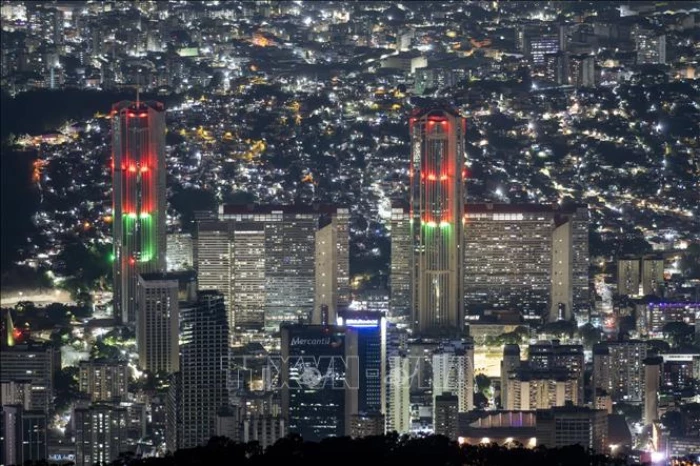 Các khoản nợ hàng trăm tỉ USD: Bài toán rất khó giải của Venezuela