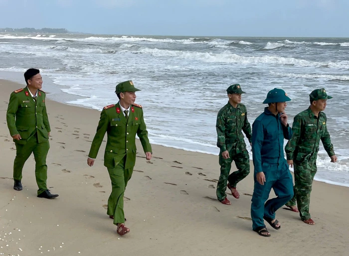 Một ngư dân ở xã Bến Hải mất tích do thuyền bị chìm trên biển