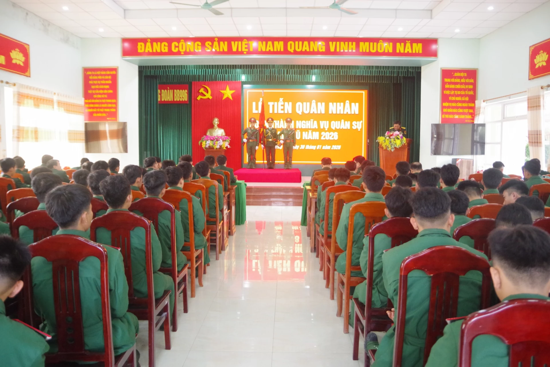 Quang cảnh lễ tiễn quân nhân hoàn thành nghĩa vụ quân sự tại ngũ năm 2026.