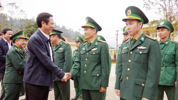 Đồng chí Phó Chủ tịch Thường trực UBND tỉnh Hoàng Nam thăm, chúc Tết tại các đồn biên phòng