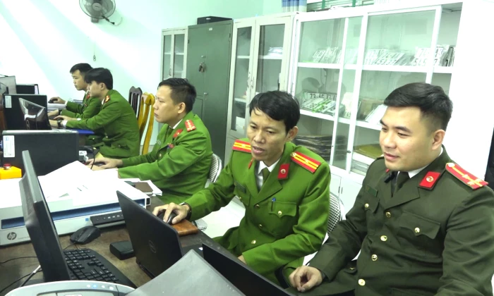 Livestream giải đáp thủ tục hành chính, phục vụ Nhân dân