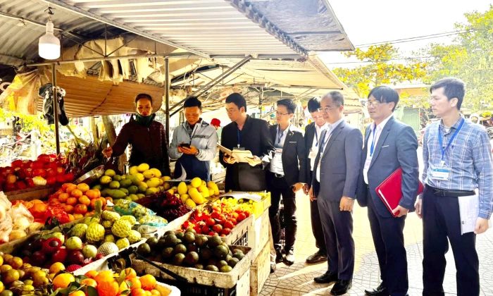 Ban Chỉ đạo Tổng điều tra kinh tế Trung ương làm việc với xã Lệ Thủy về công tác điều tra kinh tế