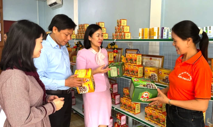 'Bệ đỡ' phát triển kinh tế tập thể