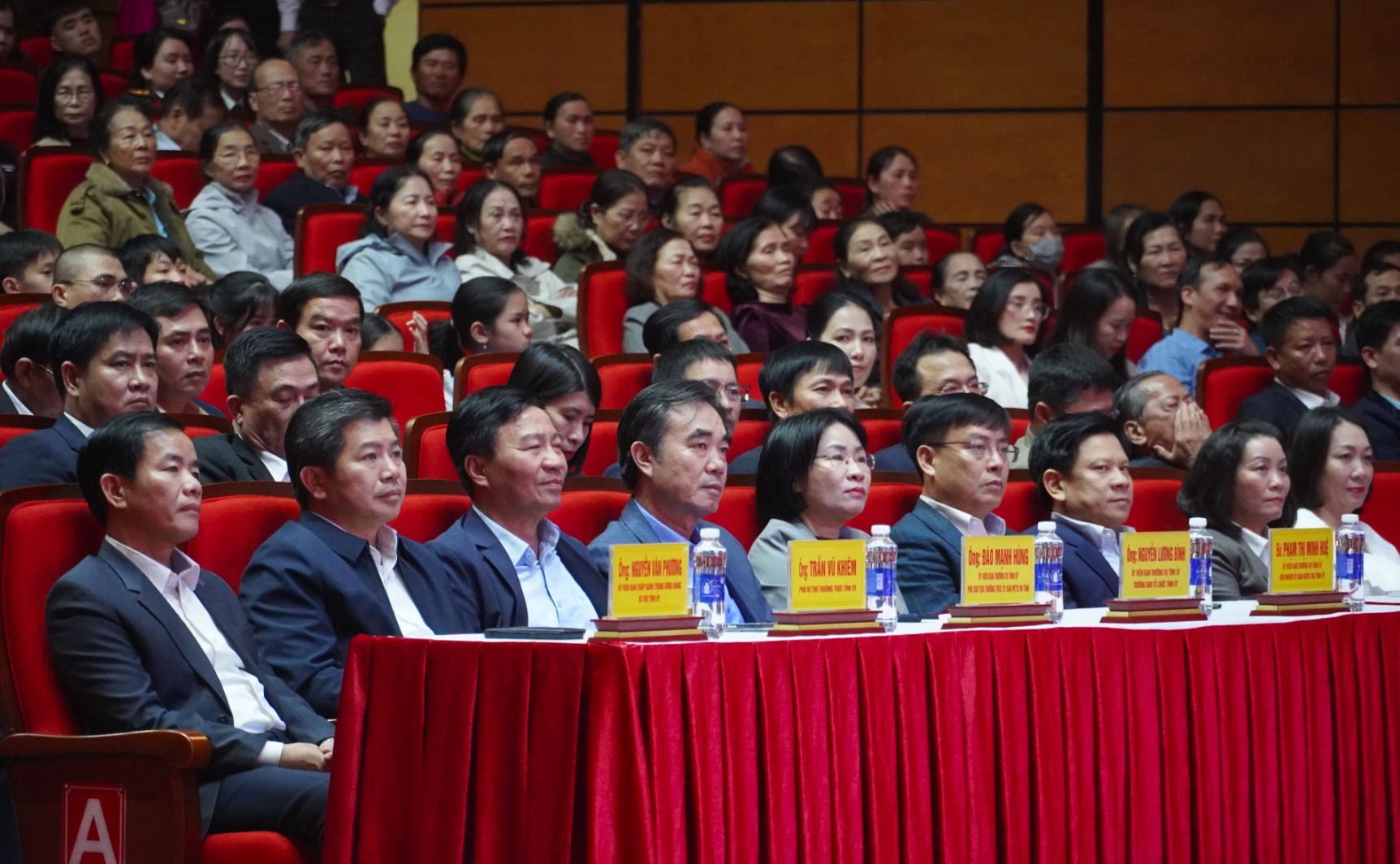 Các đại biểu tham dự Chương trình “Nối vòng tay nhân ái” Xuân Bính Ngọ 2026 - Ảnh: X.P