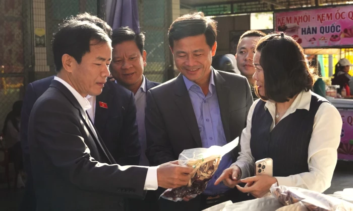 Khai mạc chợ phiên Biên giới Lao Bảo năm 2026