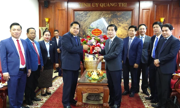 Đoàn đại biểu tỉnh Sê Kông thăm, chúc Tết tỉnh Quảng Trị