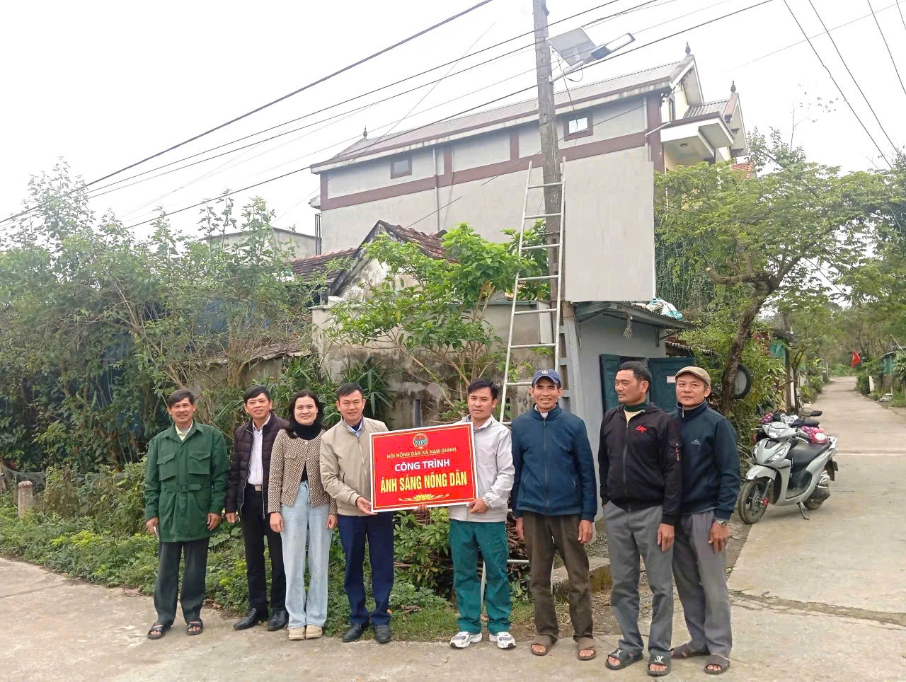 Công trình “Ánh sáng nông dân” là hoạt động thiết thực chào mừng thành công Đại hội đại biểu toàn quốc lần thứ XIV của Đảng - Ảnh: T.T