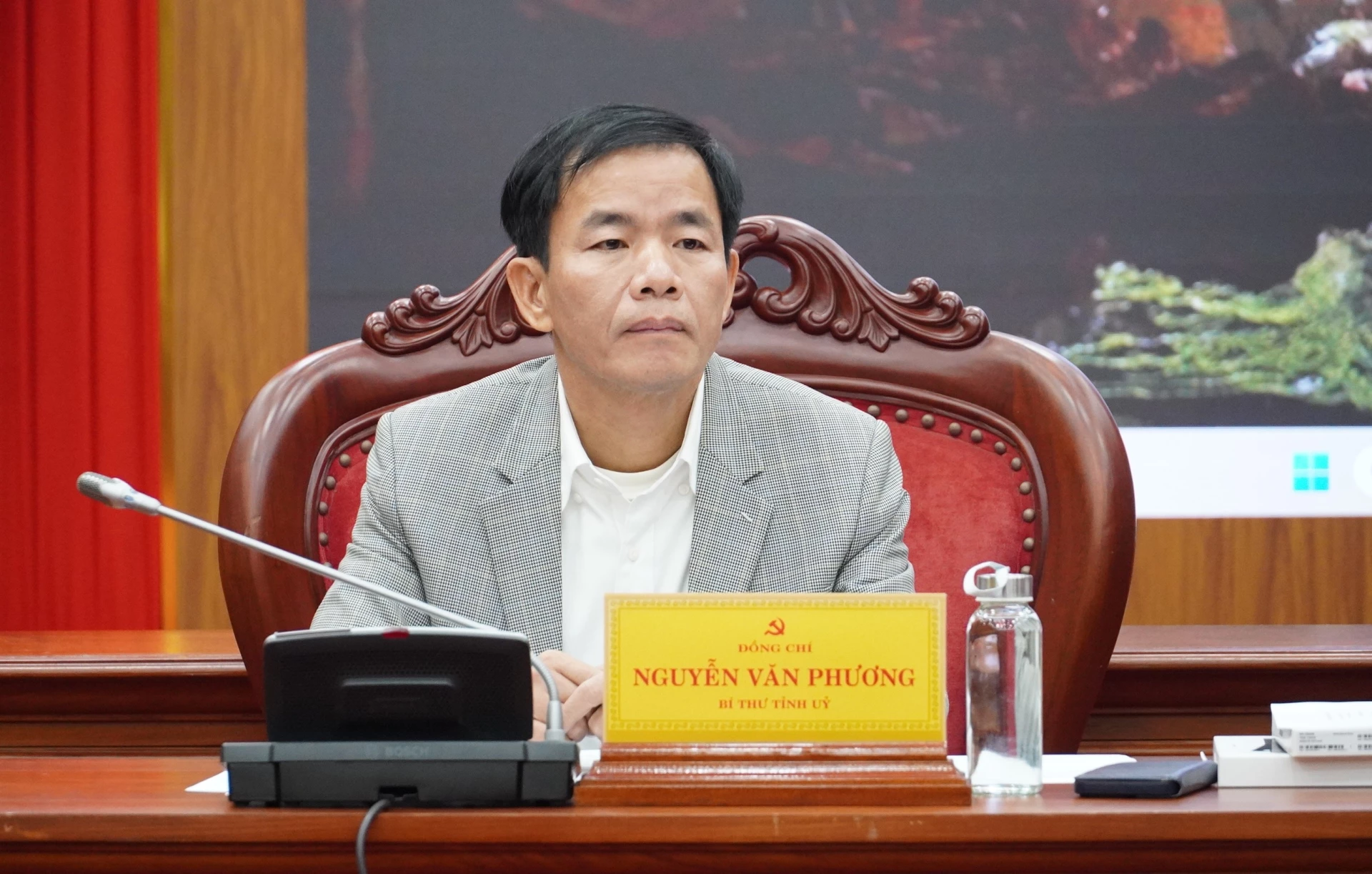 Đồng chí Nguyễn Văn Phương, Bí thư Tỉnh ủy chủ trì phiên họp - Ảnh: QV