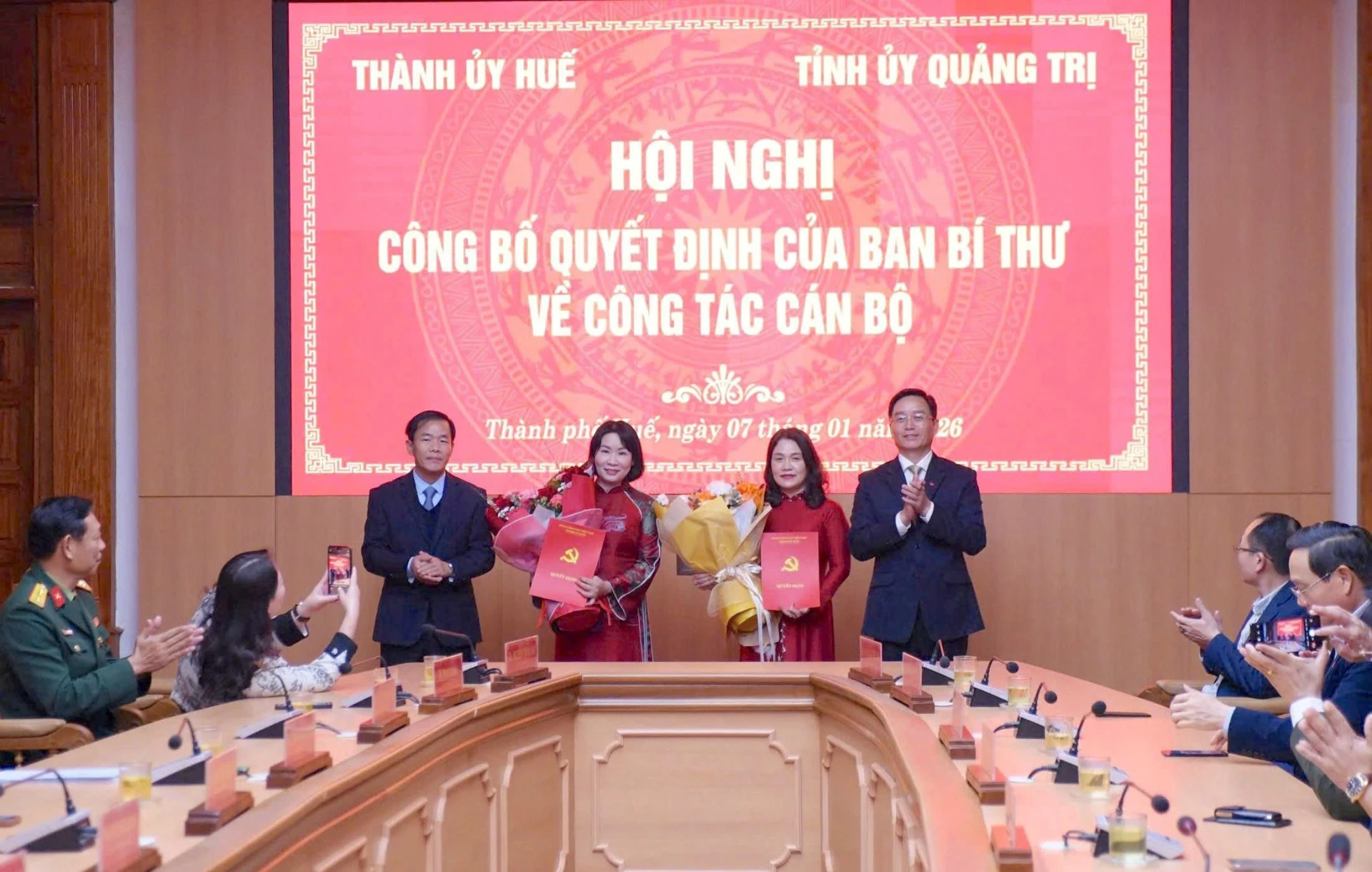 Công bố các quyết định của Ban Bí thư về công tác cán bộ