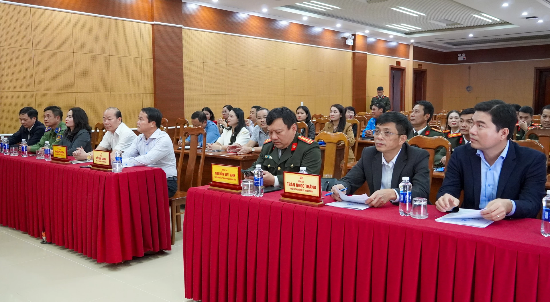 Các đại biểu dự hội nghị - Ảnh: N.H