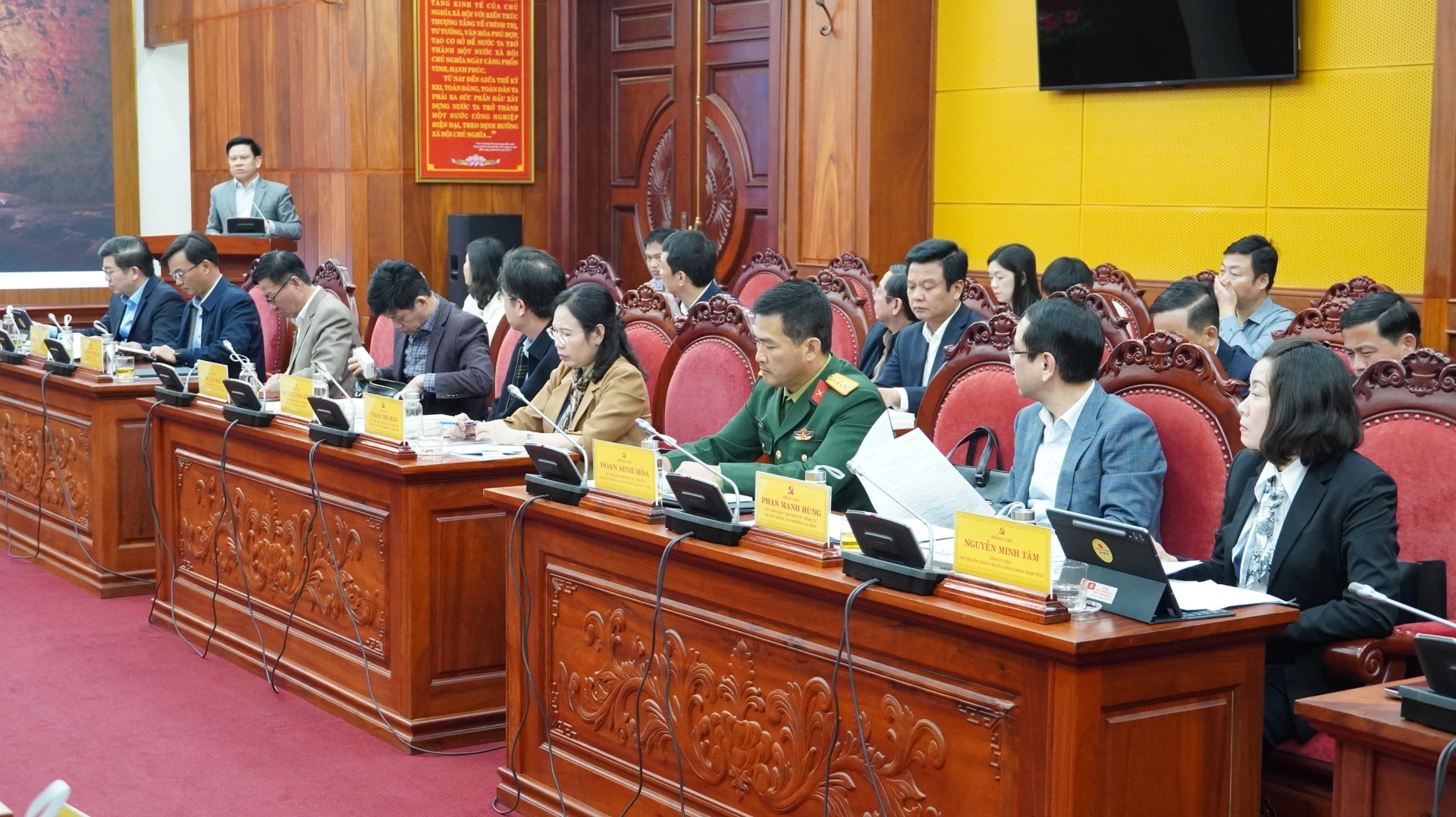 Đại biểu tham dự phiên họp - Ảnh: QV