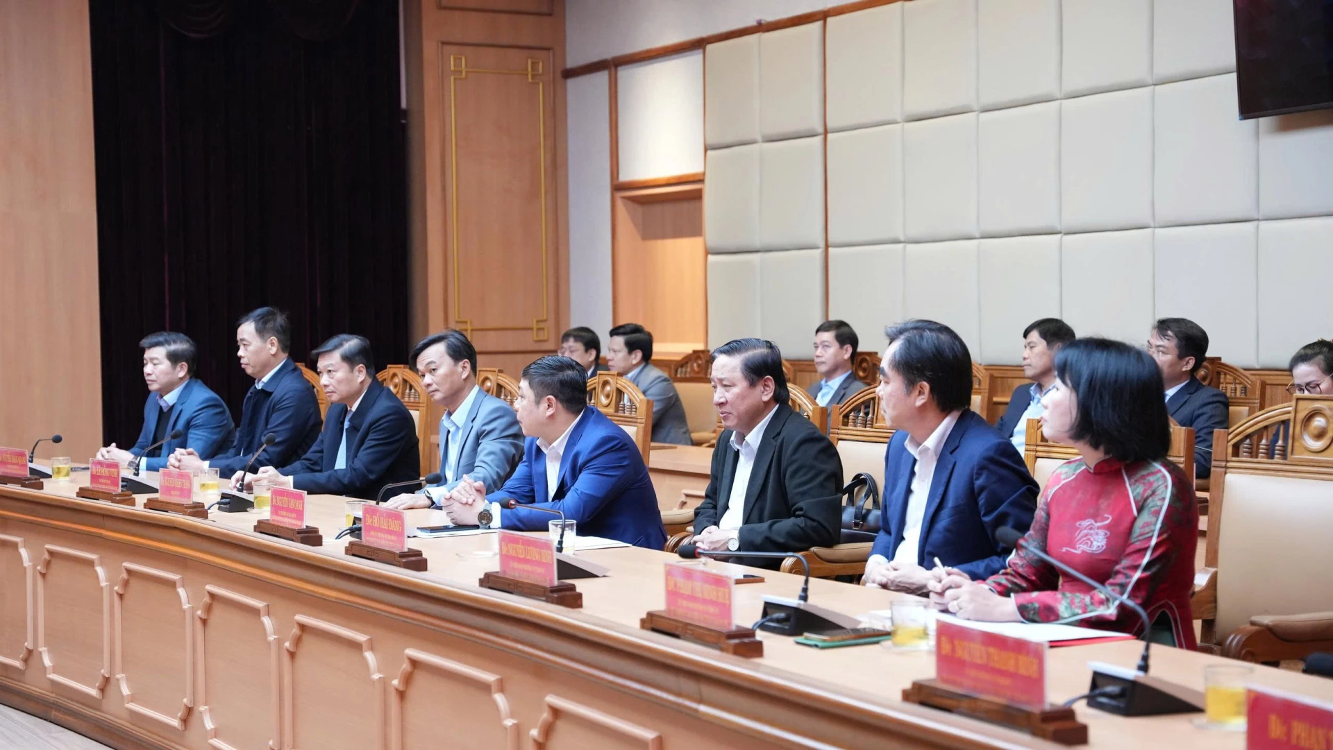 Đại biểu tham dự hội nghị - Ảnh: QV