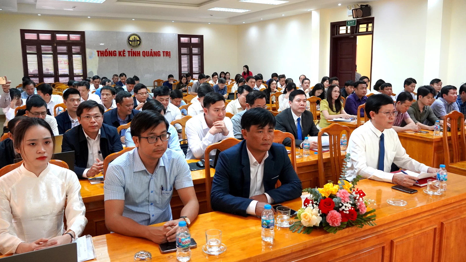 Các đại biểu tham dự - Ảnh: H.Tr.