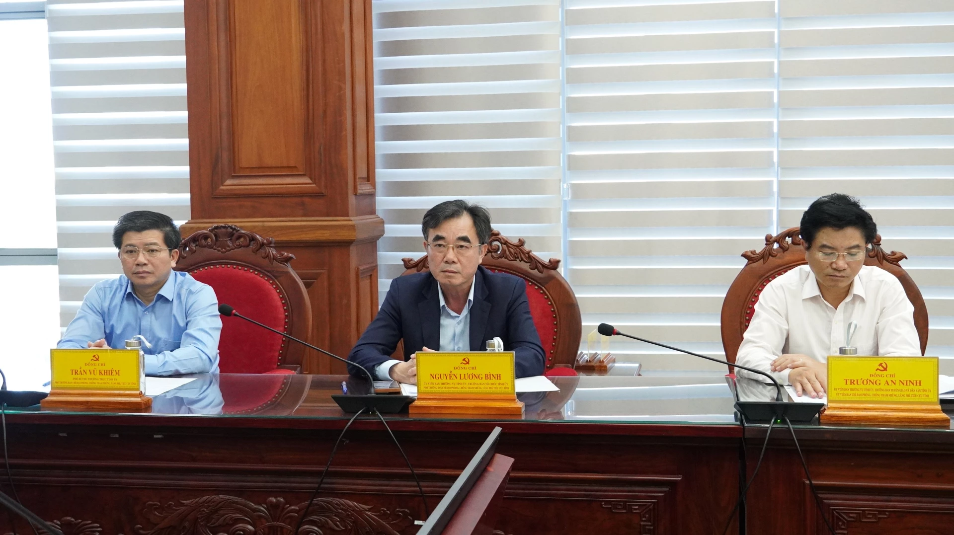 Đại biểu dự phiên họp - Ảnh: QV