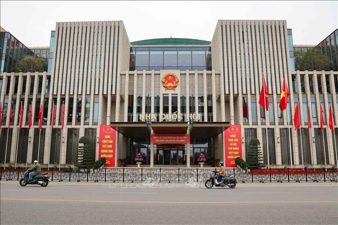Nhà Quốc hội trang trí cờ hoa chào mừng thành công của Đại hội Đảng XIV. Ảnh: Vũ Quang/TTXVN