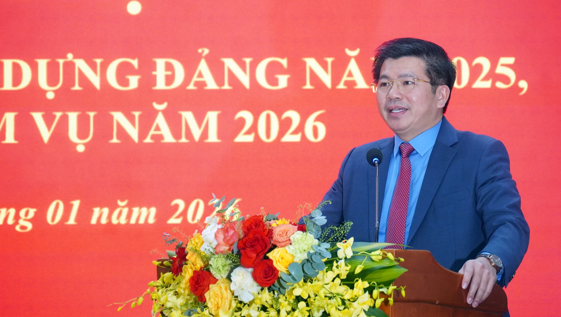 Đồng chí Trần Vũ Khiêm, Phó Bí thư Thường trực Tỉnh ủy, Bí thư Đảng ủy CCQ Đảng tỉnh phát biểu kết luận hội nghị - Ảnh: N.M