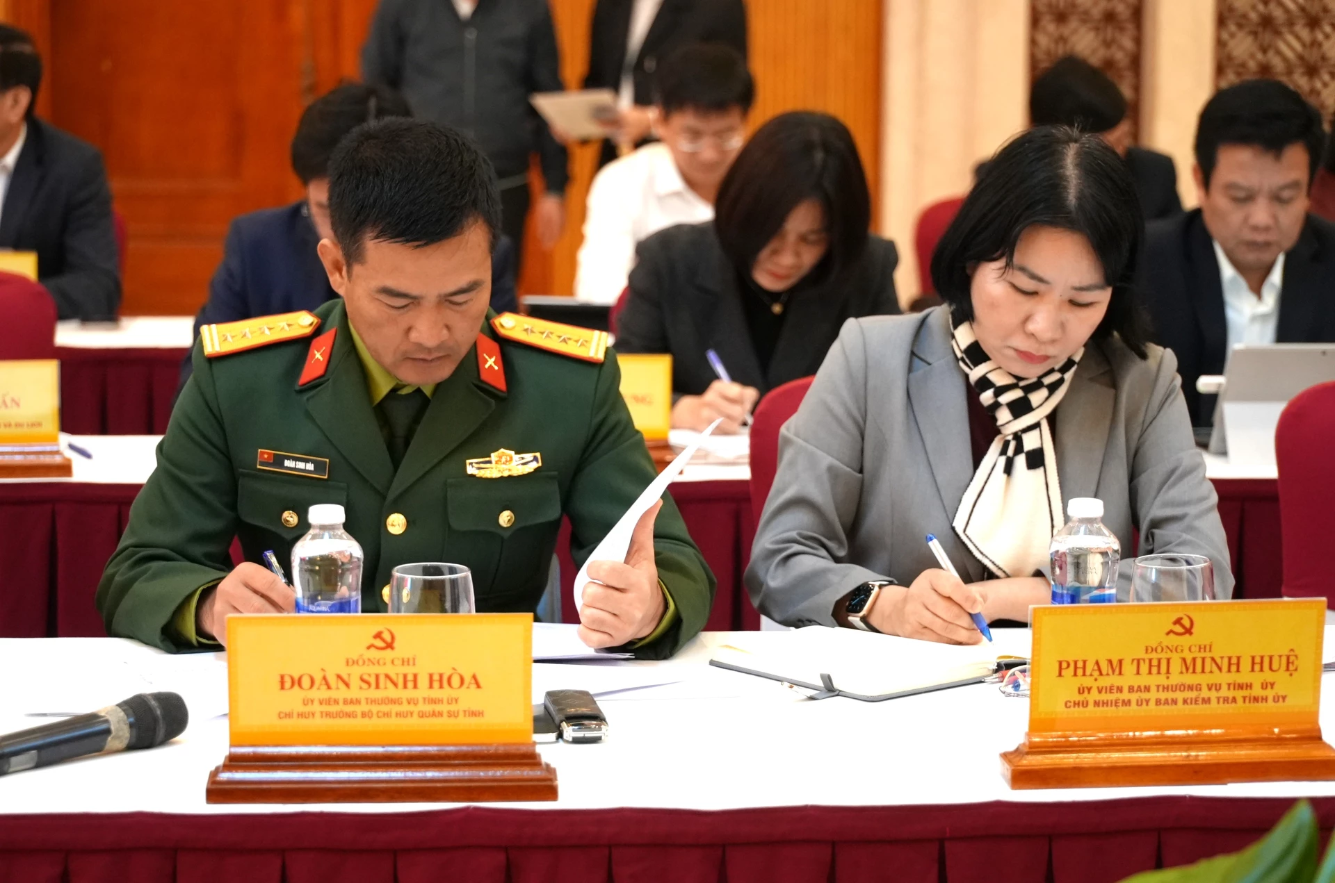 Các đồng chí trong Ban Thường vụ Tỉnh ủy Quảng Trị tham dự buổi giám sát, kiểm tra - Ảnh: Trung Đức