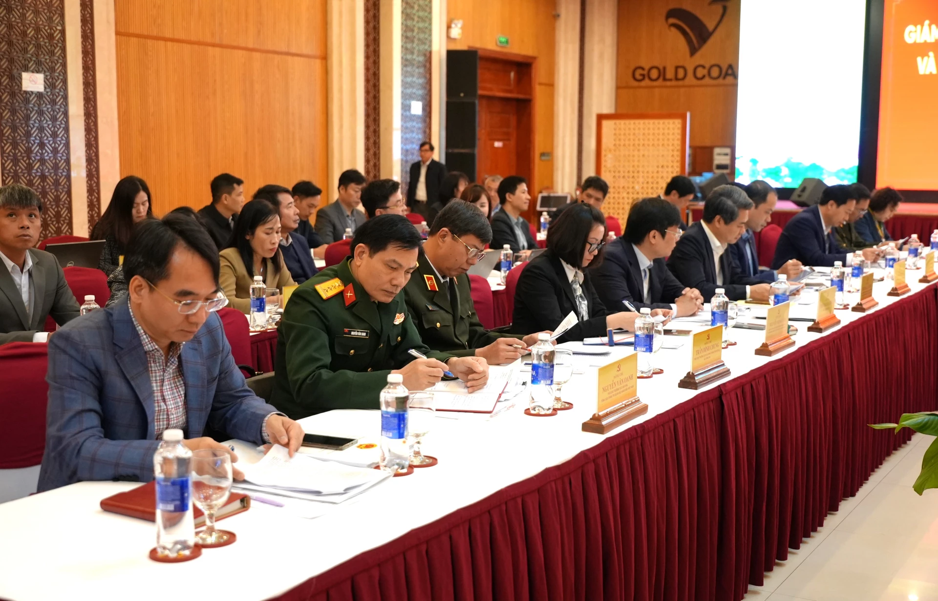 Các thành viên Đoàn giám sát, kiểm tra của Ủy ban Thường vụ Quốc hội - Ảnh: Trung Đức