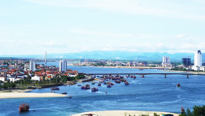 Vững vàng trước sóng cả