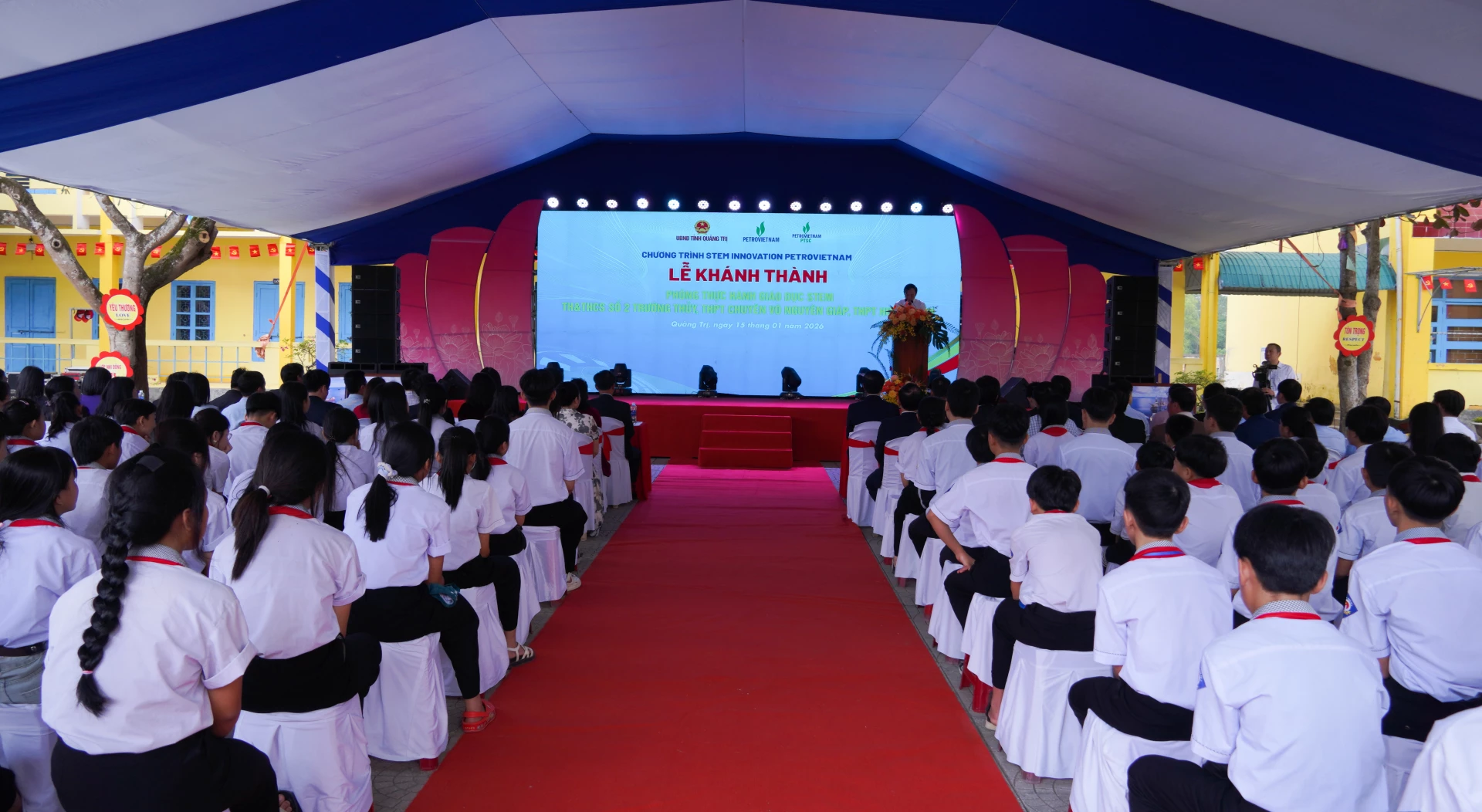 Quang cảnh buổi lễ - Ảnh: N.H