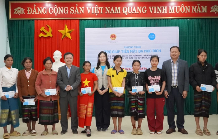 Hỗ trợ các hộ gia đình bị ảnh hưởng bởi thiên tai tại xã Kim Ngân