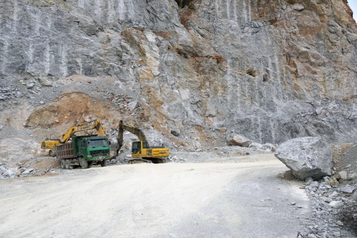 Truy thu, xử phạt gần 14,7 tỉ đồng thuế tài nguyên, khoáng sản