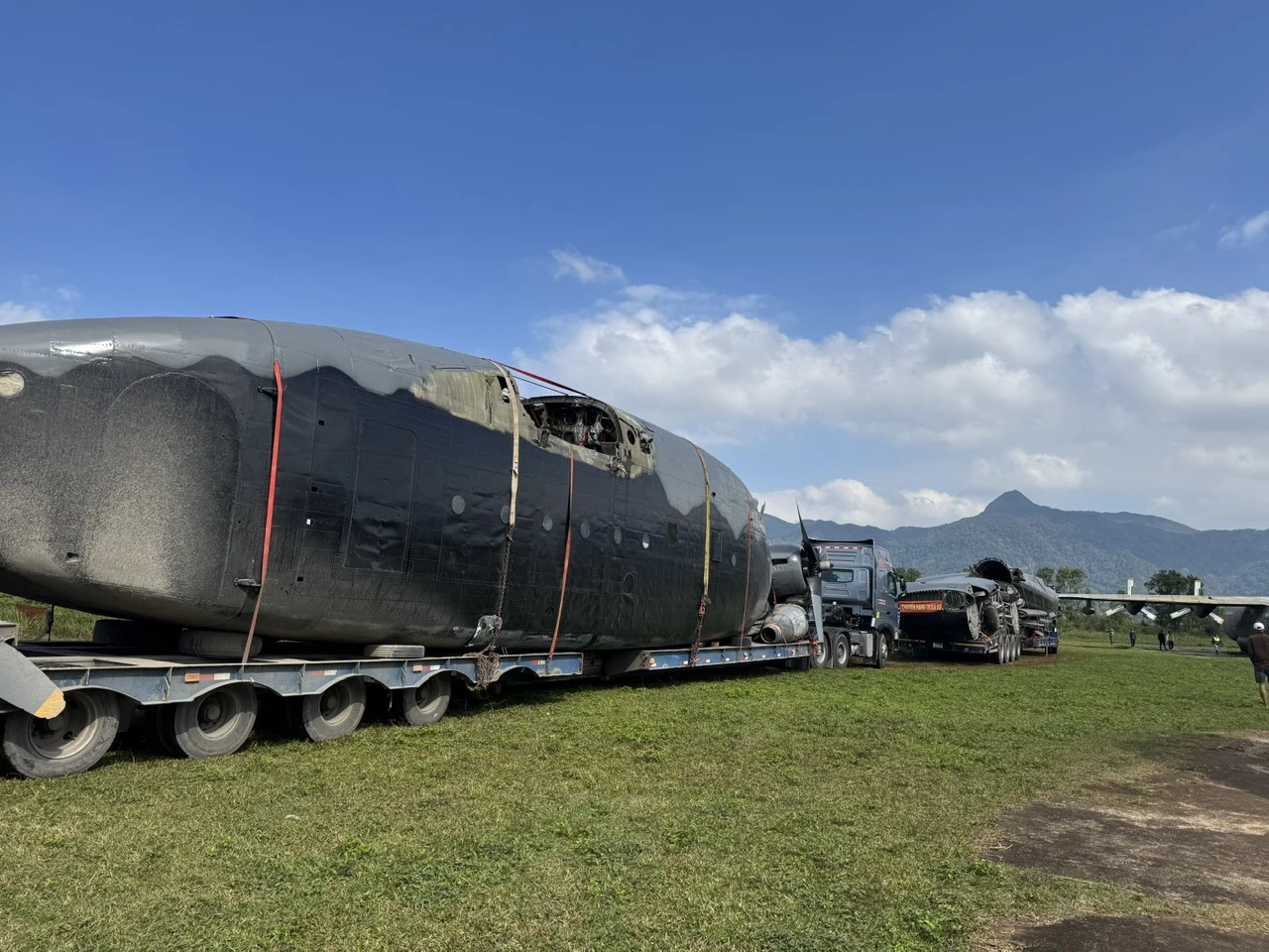Hiện vật máy bay vận tải C-119 được tiếp nhận, bổ sung để trưng bày tại Di tích quốc gia sân bay Tà Cơn - Ảnh: ĐV