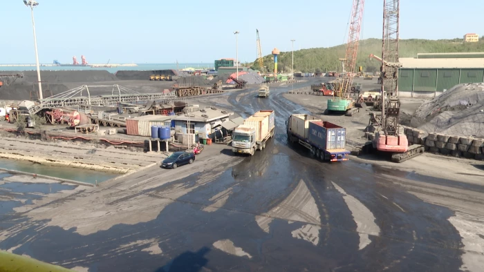 Rộn ràng sản xuất ngày đầu năm mới