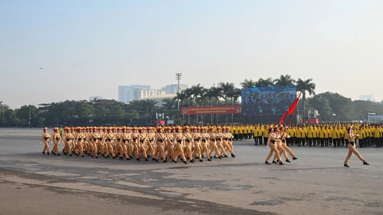 Gần 5.000 cán bộ, chiến sĩ Công an nhân dân tham gia lễ xuất quân và diễn tập.