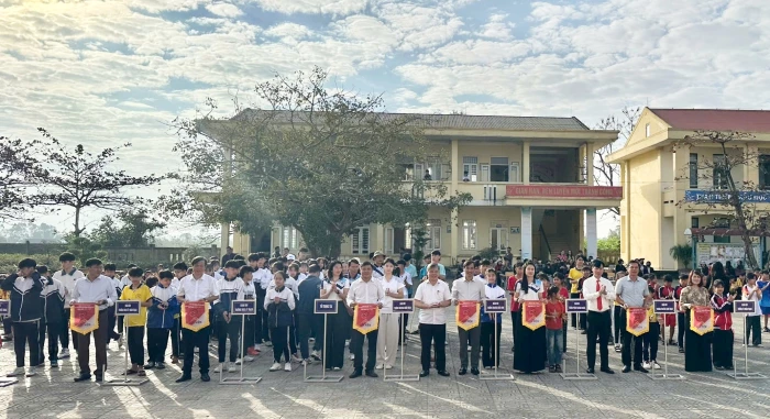 Sôi nổi hội thi thể thao học đường xã Nam Trạch lần thứ I