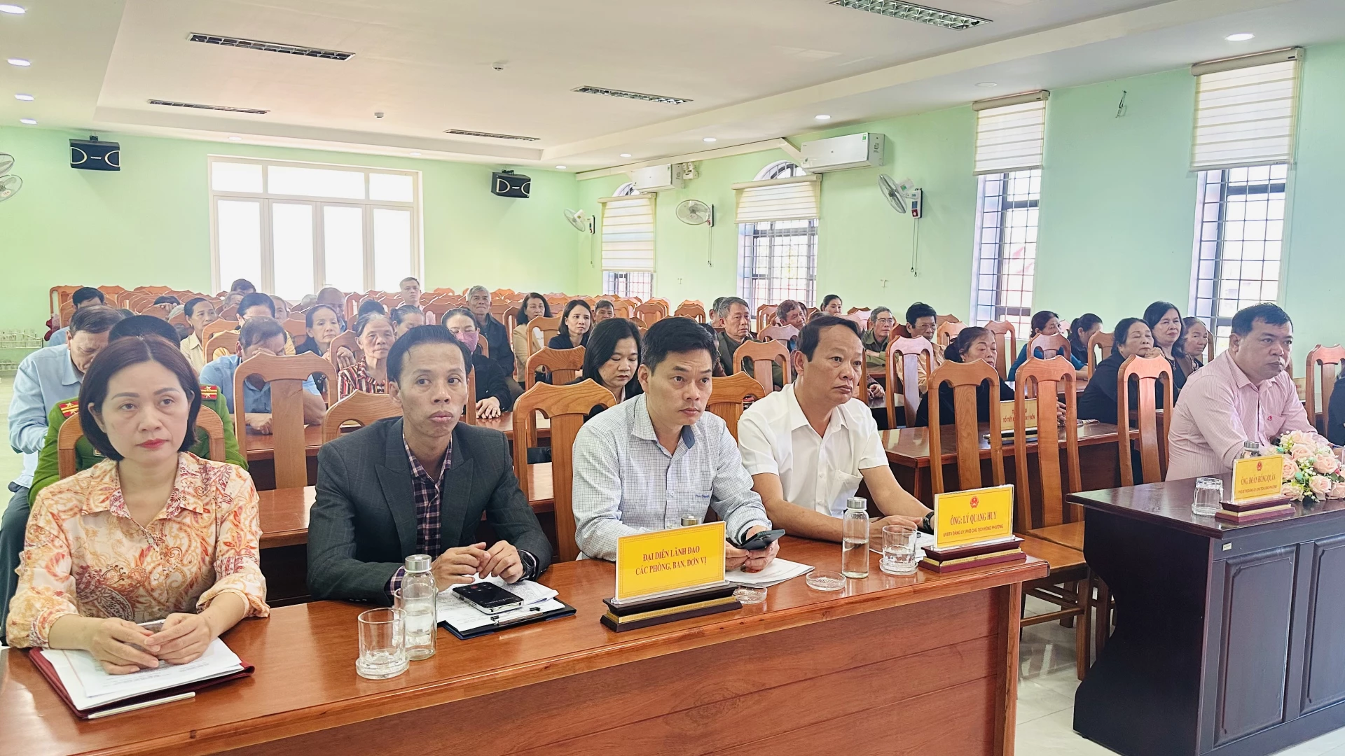 Các đại biểu tham dự hội nghị - Ảnh: B.N