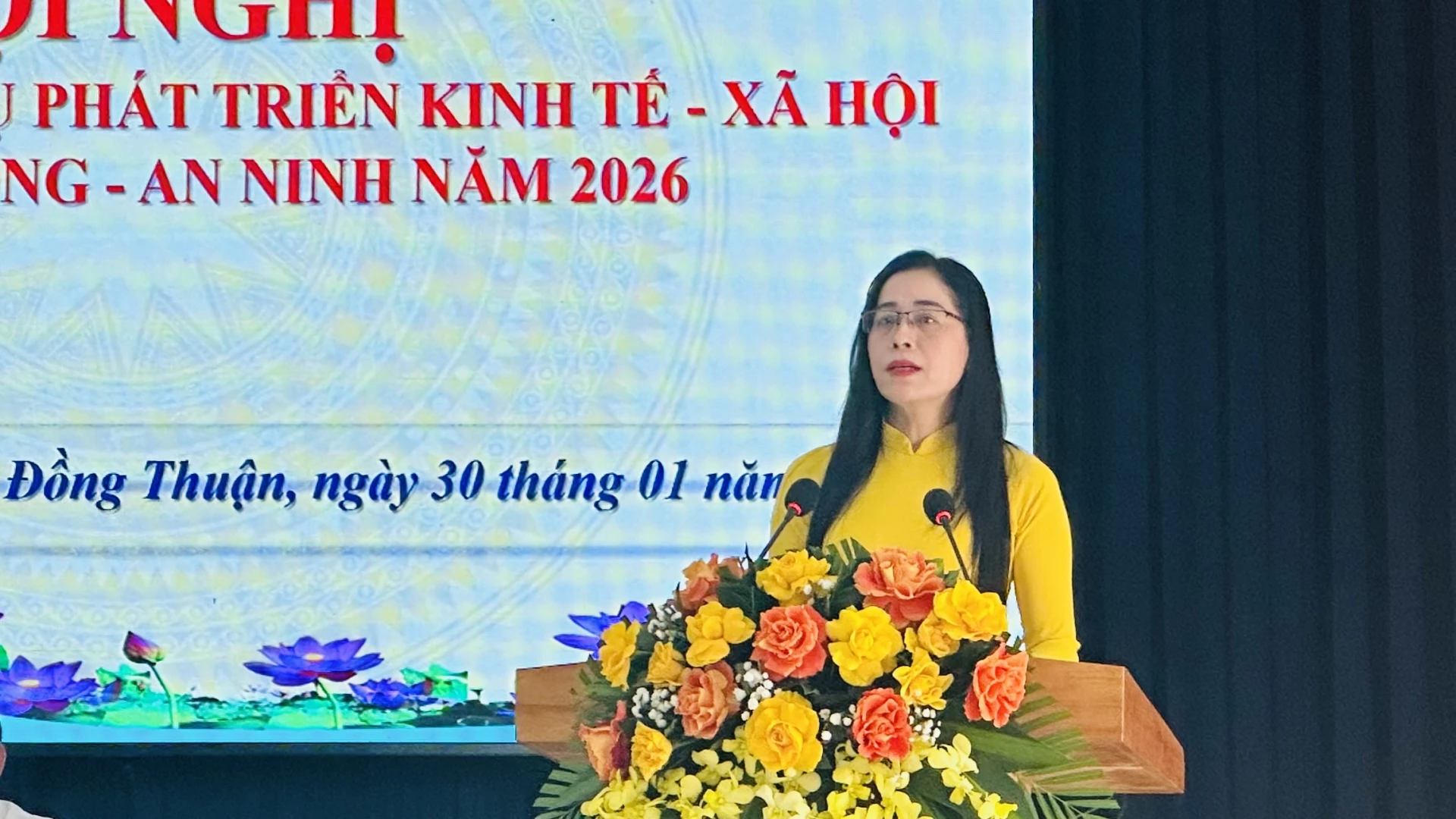 Đại biểu trình bày tham luận - Ảnh: B.N