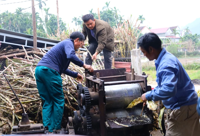 Mật mía làng Khiên