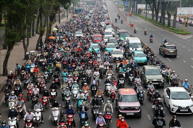 TP. Hồ Chí Minh hiện có gần 12,7 triệu phương tiện giao thông, là một trong những nguồn phát thải chủ yếu. Ảnh minh họa: Tiến Lực/TTXVN