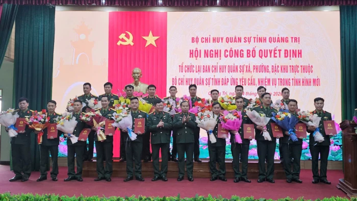 Trao quyết định điều động, bổ nhiệm Chỉ huy trưởng Ban Chỉ huy Quân sự cấp xã, phường, đặc khu