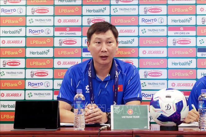 Huấn luyện viên Kim Sang Sik. Ảnh tư liệu: Tạ Toàn/TTXVN