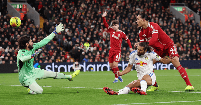 Liverpool ngay thất vọng ngay trên sân nhà trong ngày đầu năm 2026.