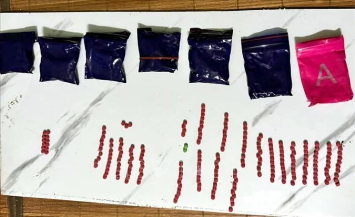 Bắt hai đối tượng mua bán gần 1.200 viên ma túy tổng hợp