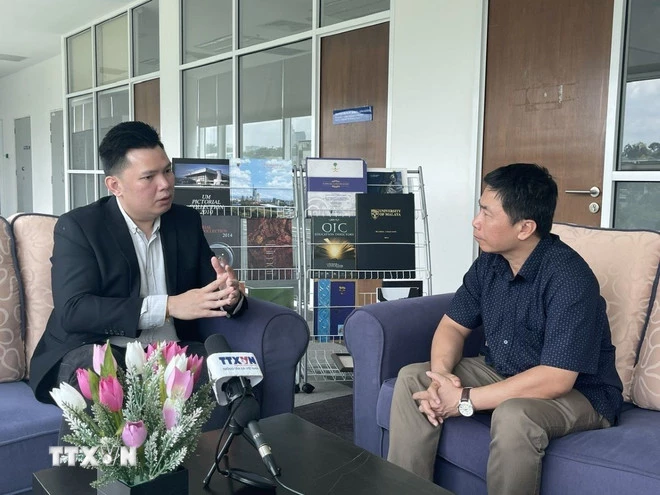 Nhà phân tích đối ngoại, an ninh và chiến lược thuộc Trường đại học Malaya (Malaysia) Collins Chong Yew Keat trả lời phỏng vấn TTXVN tại Kuala Lumpur. (Ảnh: Thành Trung/TTXVN)