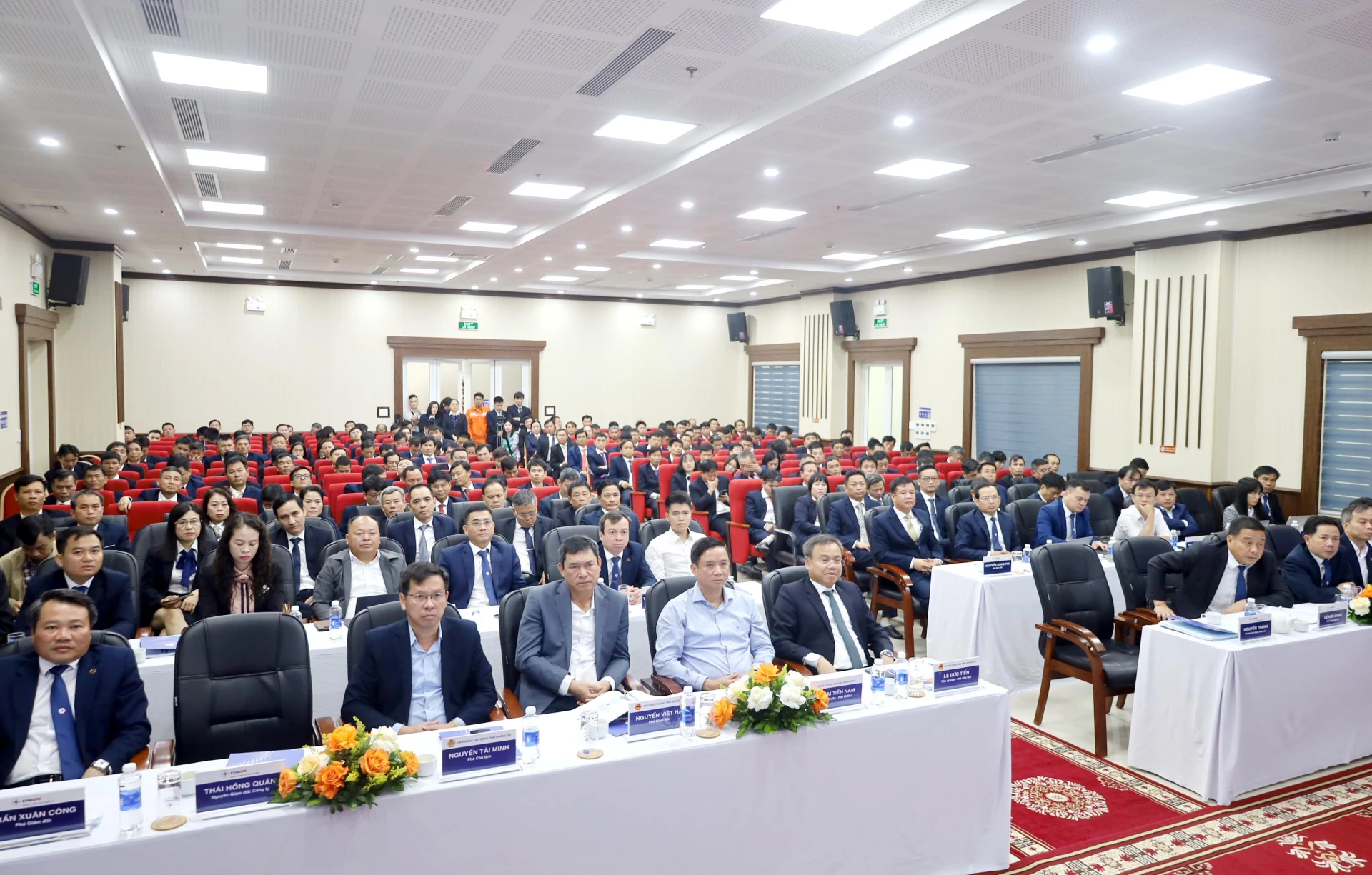 Các đại biểu tham dự tại hội nghị