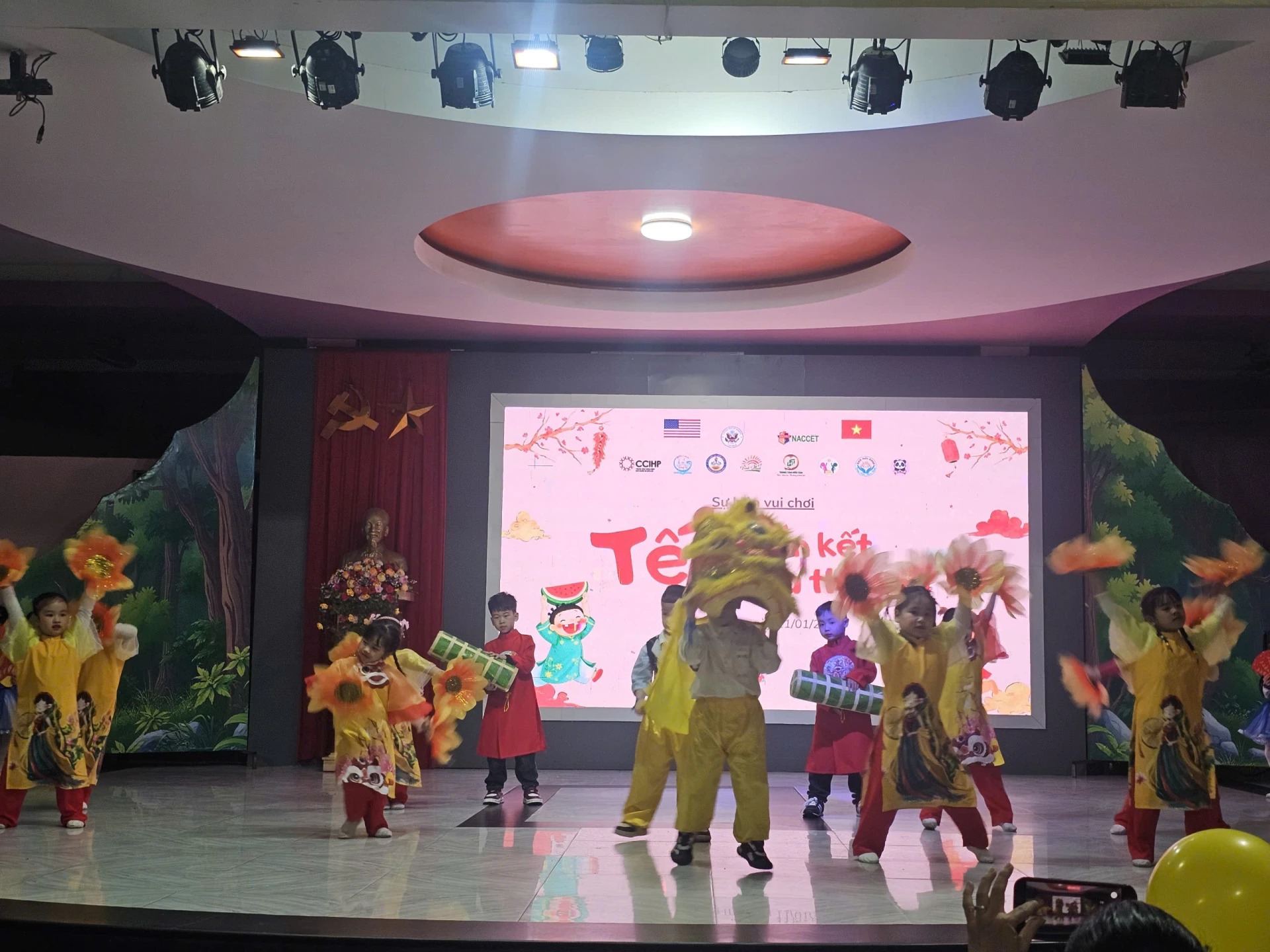 Một tiết mục văn nghệ đặc sắc tại sự kiện - Ảnh: T.P