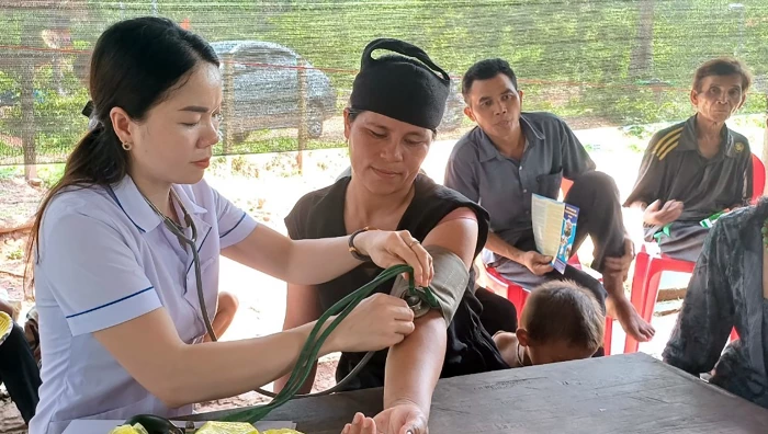 Bản xa vui 'đón sóng'