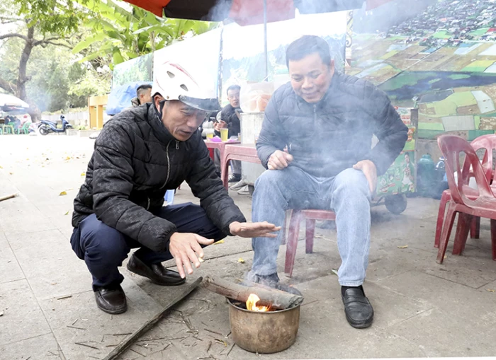 Gió mùa Đông Bắc tràn về, nhiều khu vực mưa nhỏ, nhiệt độ giảm sâu