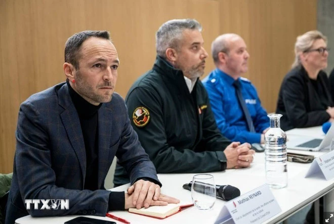 Đại diện của Chính phủ Thụy Sĩ và bang Valais tham dự cuộc họp báo. (Ảnh: TTXVN phát)