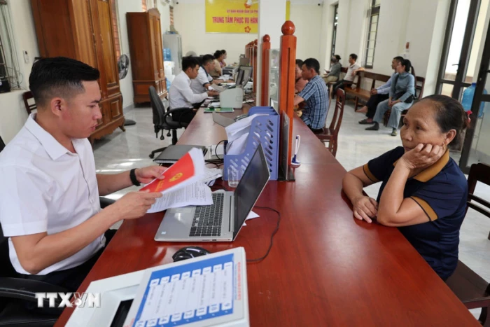 Tinh gọn bộ máy: Gần dân và hiệu quả hơn